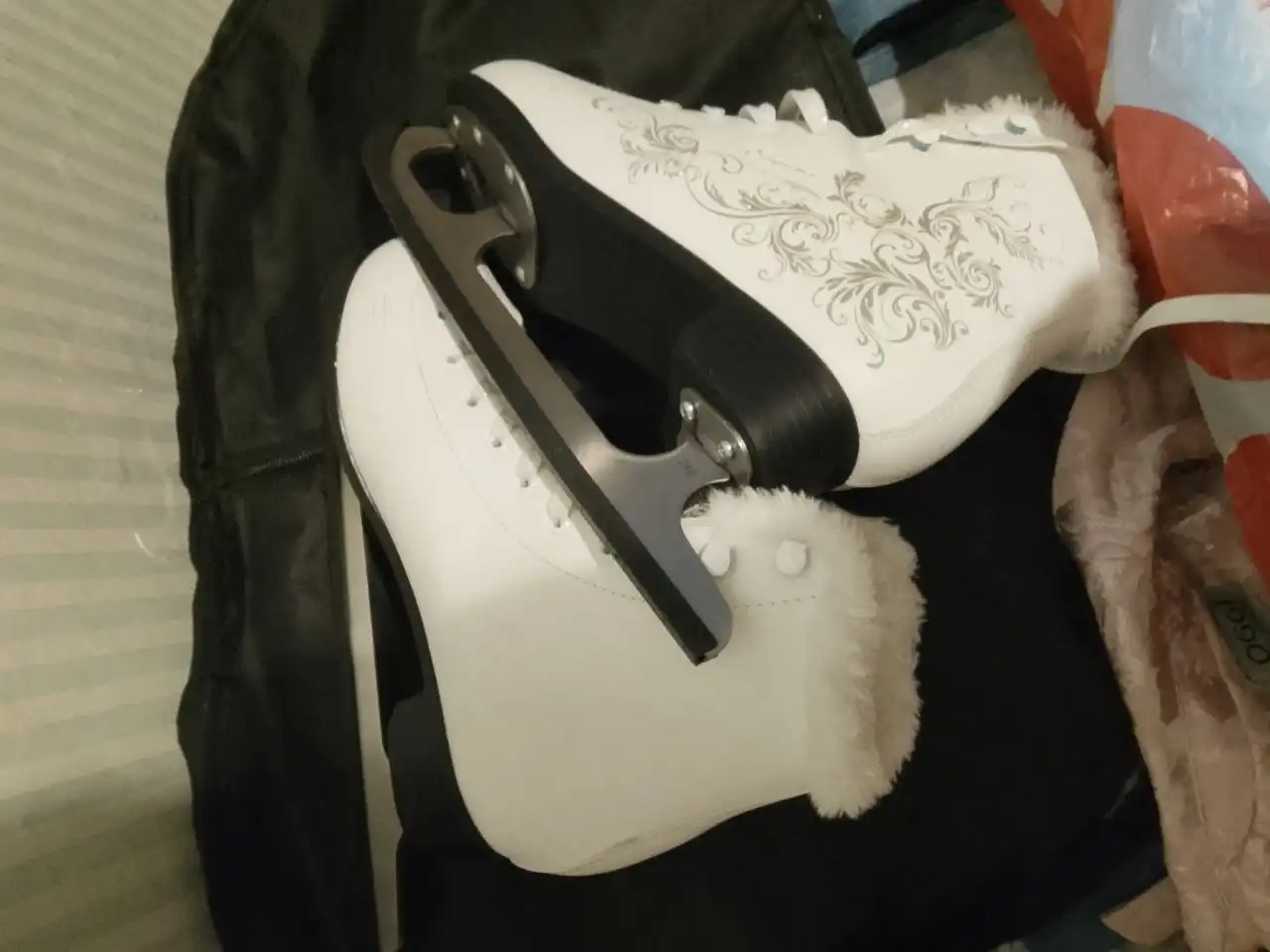 Продам фигурные коньки 38 размер - Спорттовары (Хобби и отдых) в Самара