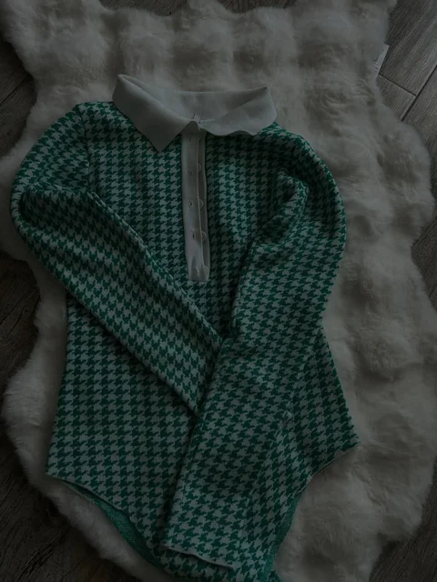 Продам женскую и мужскую одежду: боди, шорты, брюки, юбка, кофта, платье, штаны - Кроссовки в Самара