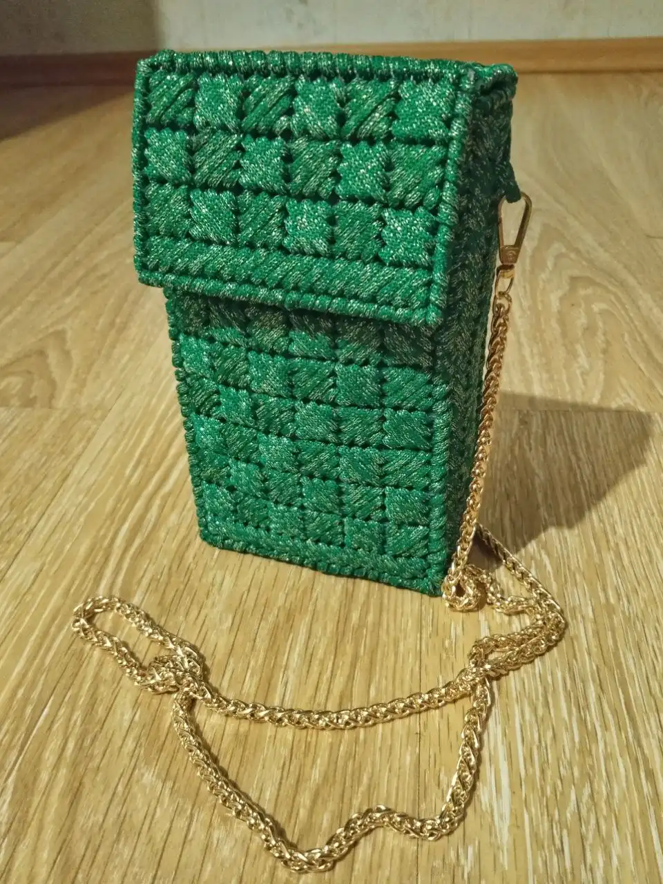 Сумка ручной работы зеленого цвета с золотым люрексом - Барахолка в Самара