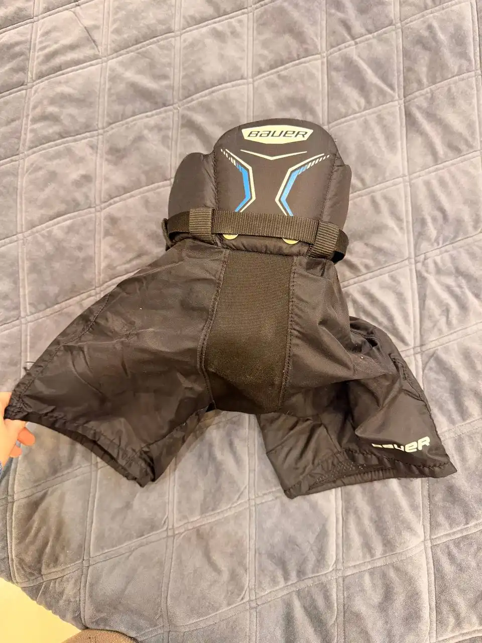 Продам хоккейные шорты 3-5 лет - Спортивная одежда (Барахолка) в Самара