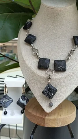 Продам комплект украшения из натурального Агата - Медикаменты в Самара