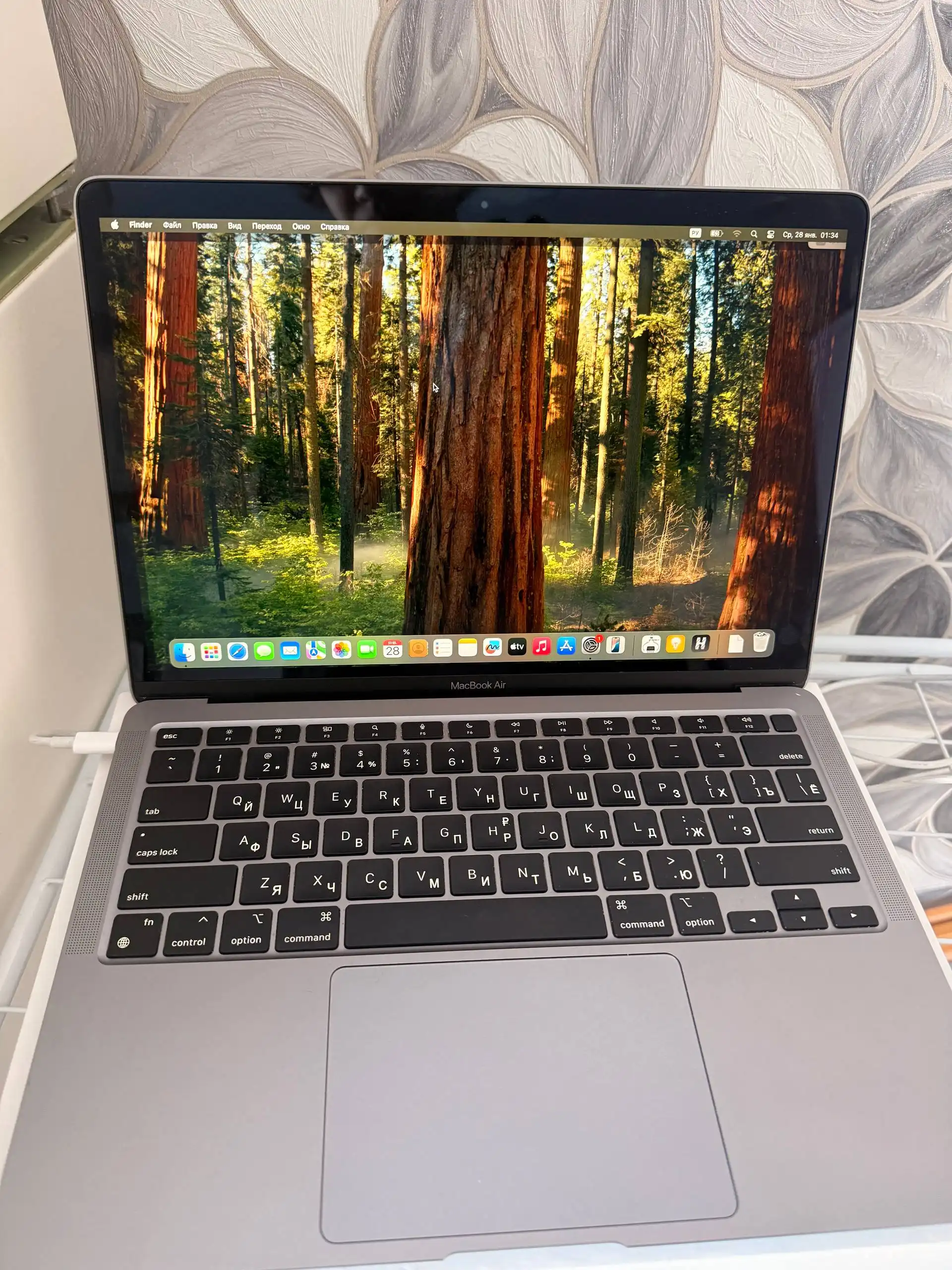 Продаю MacBook Air 13 2020 8/256GB M1 - Ноутбуки (Электроника) в Самара