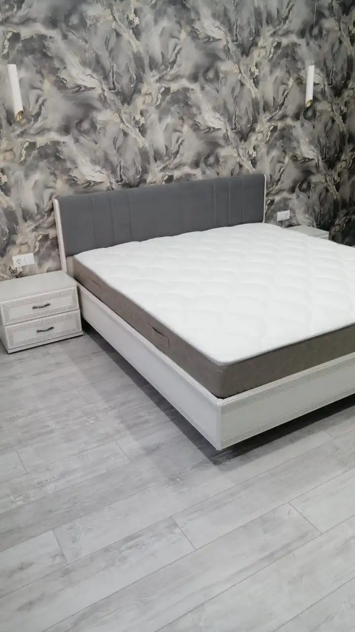 Стильная двуспальная кровать с мягким изголовьем и эффектом парения - Мебель (Для дома и дачи) в Самара