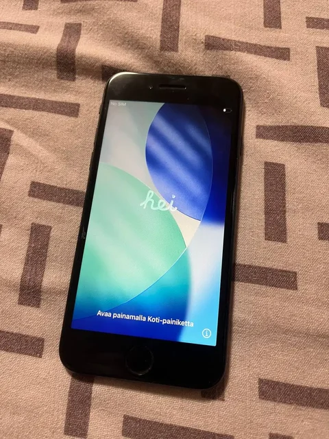 iPhone SE 2020 64GB с чехлами - Акустика в Самара