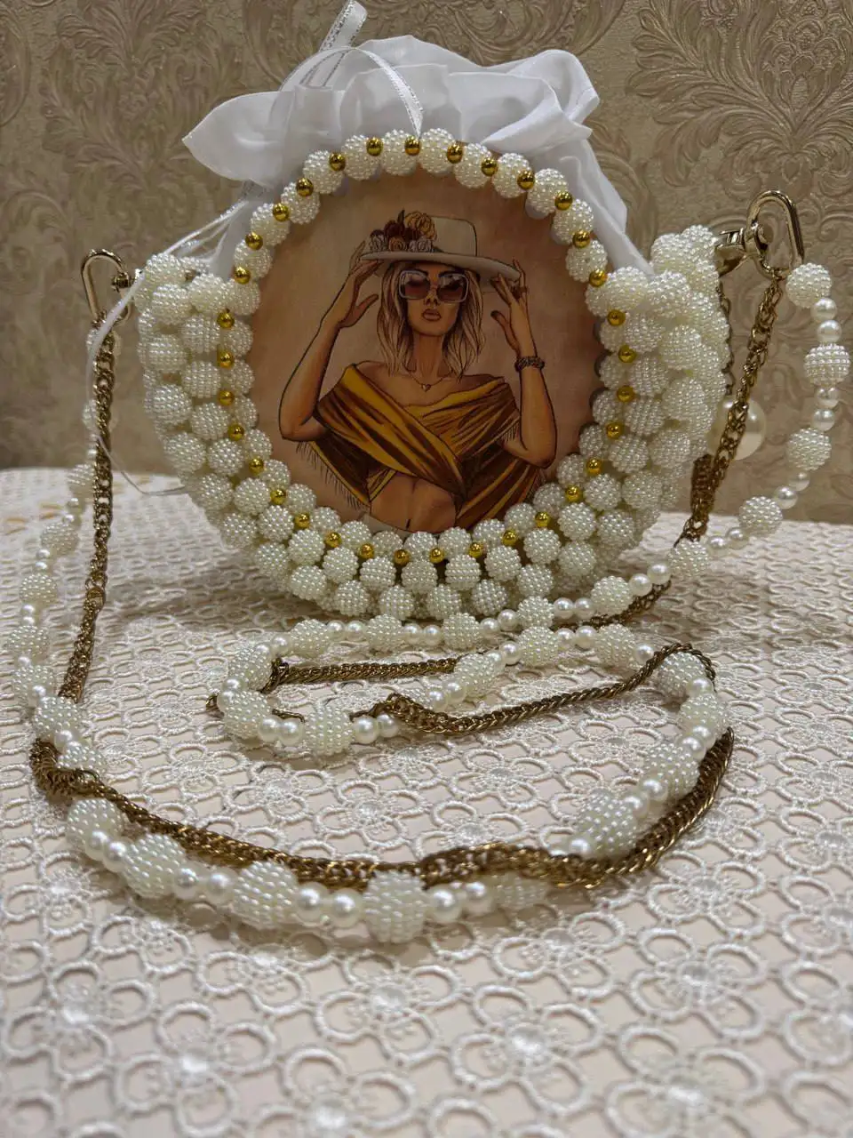 Рукодельная работа из бусин к 8 марта - Рукоделие (Барахолка) в Самара