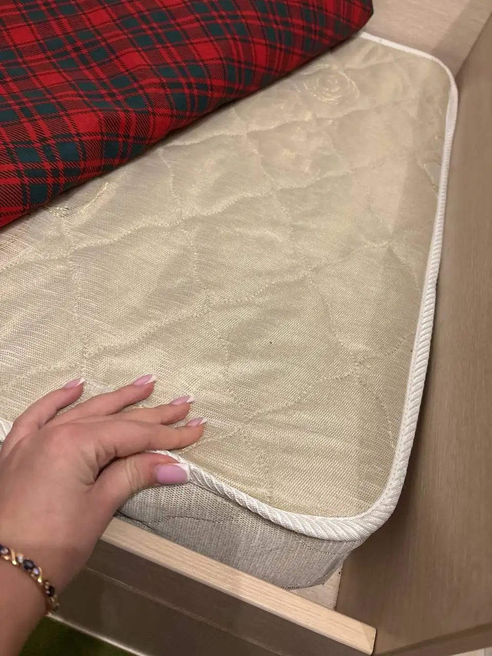 Кровать 80/160 с ящиками и матрасом - Барахолка в Самара