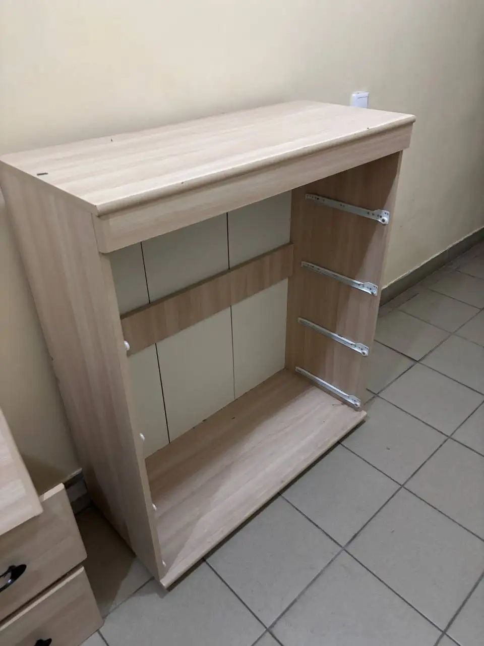 Продам комод с небольшими дефектами - Мебель (Барахолка) в Самара