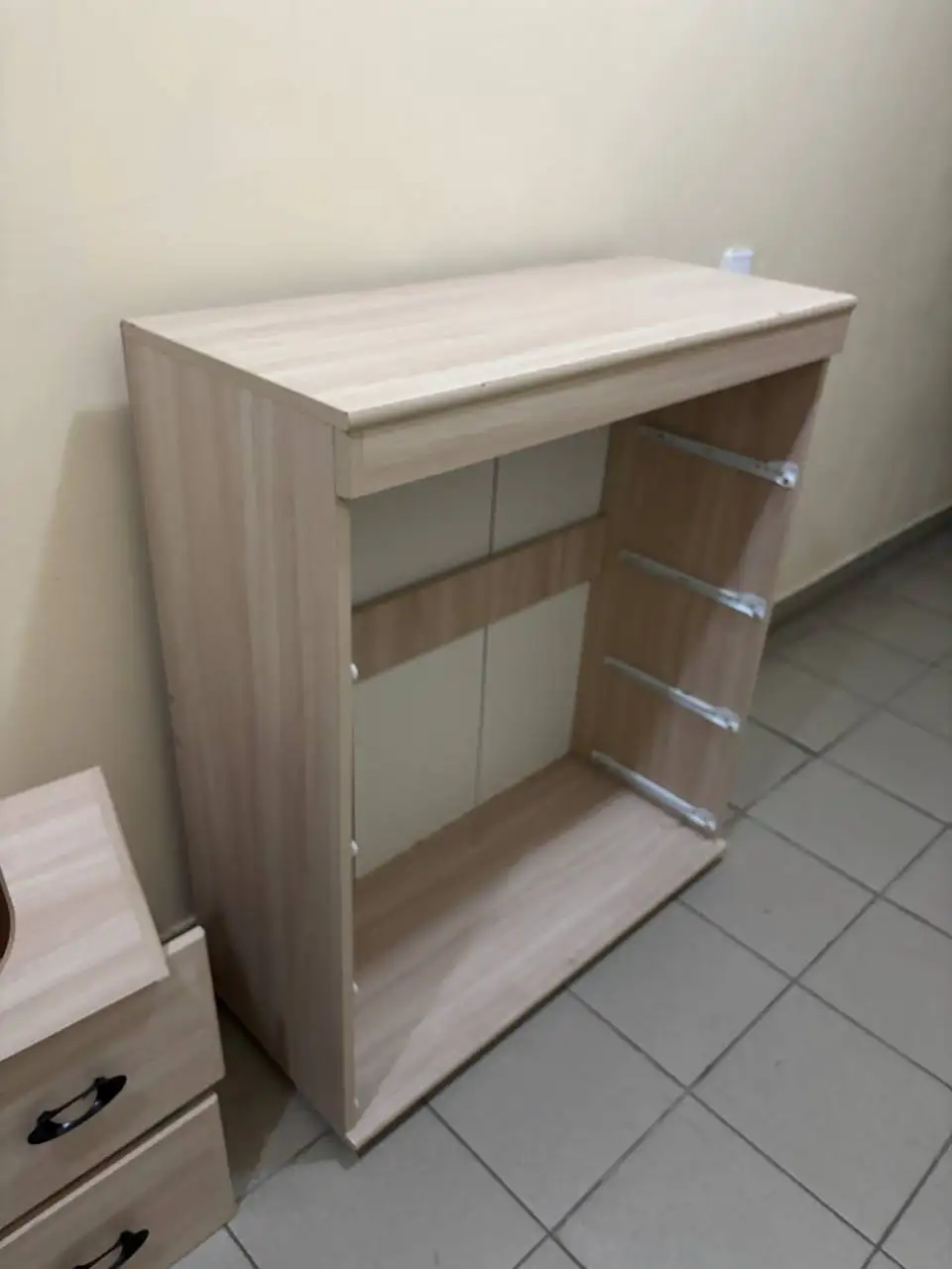 Продам комод с небольшими дефектами - Мебель (Барахолка) в Самара