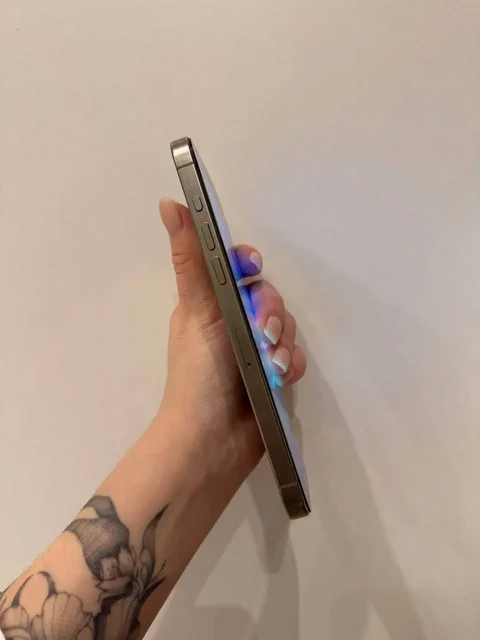 Продам iPhone 15 Pro Max 256GB с замененным дисплеем - Видеокарты в Самара