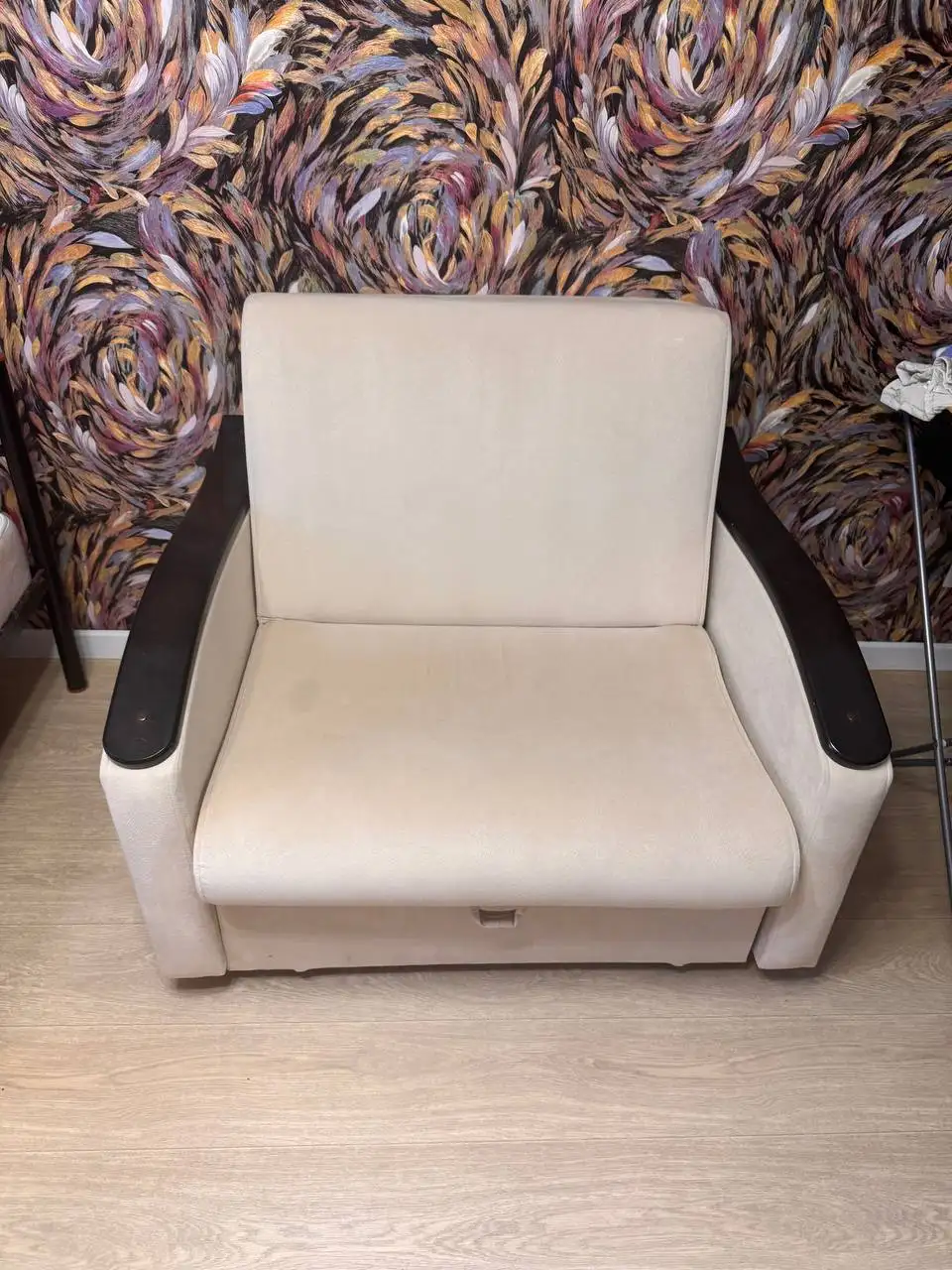 Кровать с матрасом и кресло б/у - Барахолка в Самара