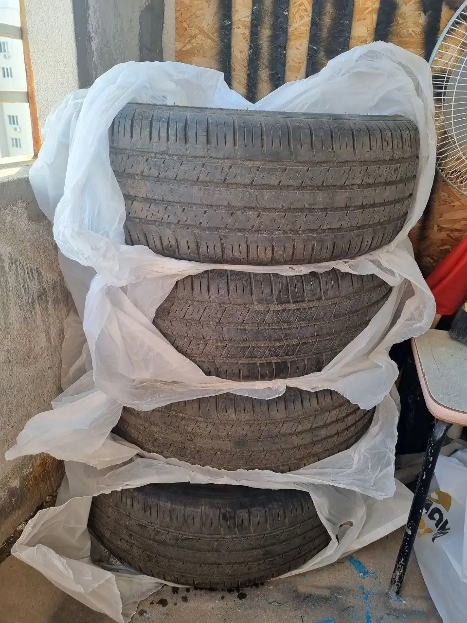 Продажа летней резины 215/55/18 с остатком протектора 4-5 мм - Шины и диски (Авто) в Самара