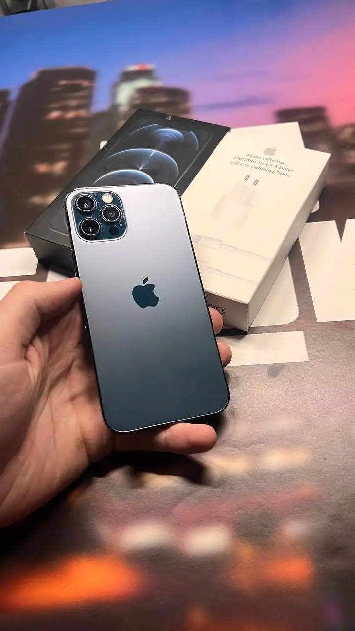 Продажа б/у iPhone 15 Pro, iPhone 12 Pro, iPhone 13 в Бузулуке - Смартфоны и телефоны (Электроника) в Бузулук