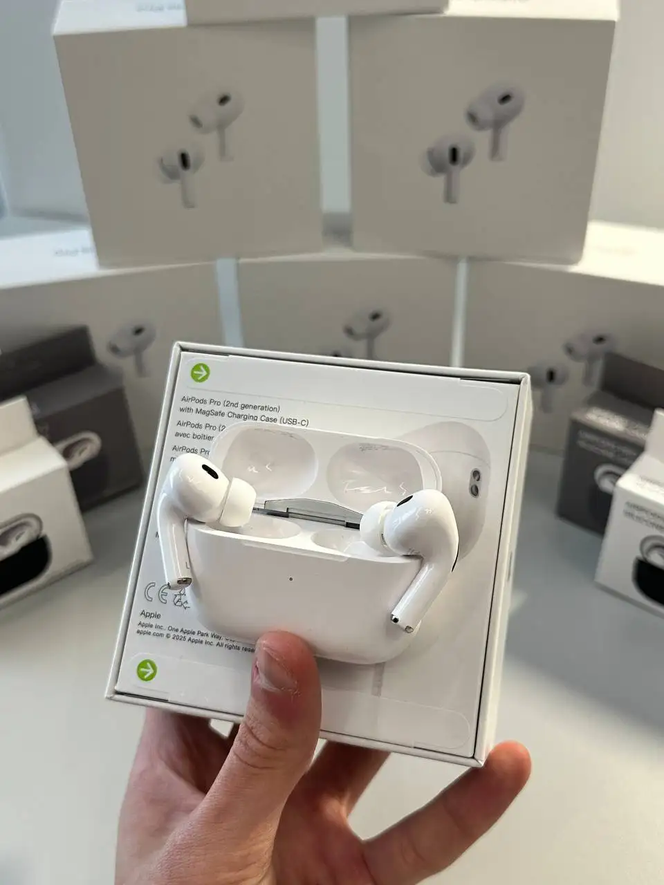 Продам AirPods Pro 2 с чехлом - Наушники (Электроника) в Самара