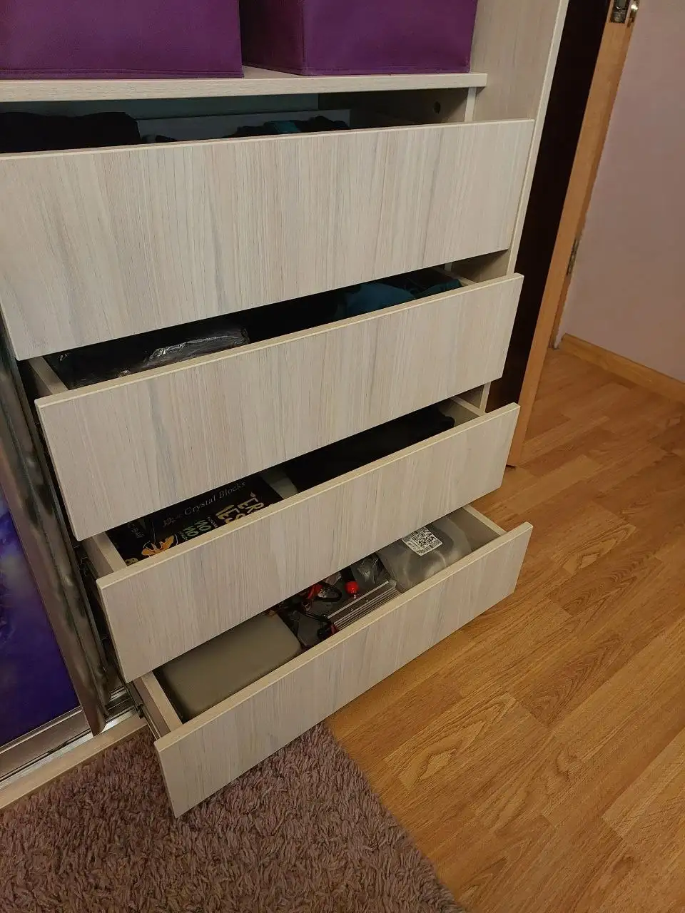 Шкаф купе зеркальный с лавандово-серыми вставками - Мебель (Для дома и дачи) в Гранный