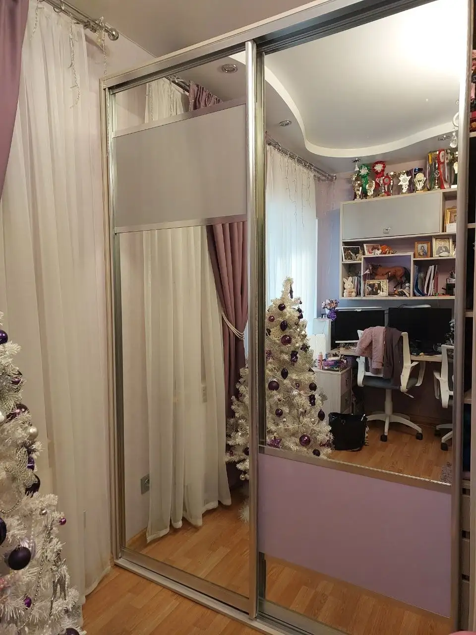 Шкаф купе зеркальный с лавандово-серыми вставками - Мебель (Для дома и дачи) в Гранный