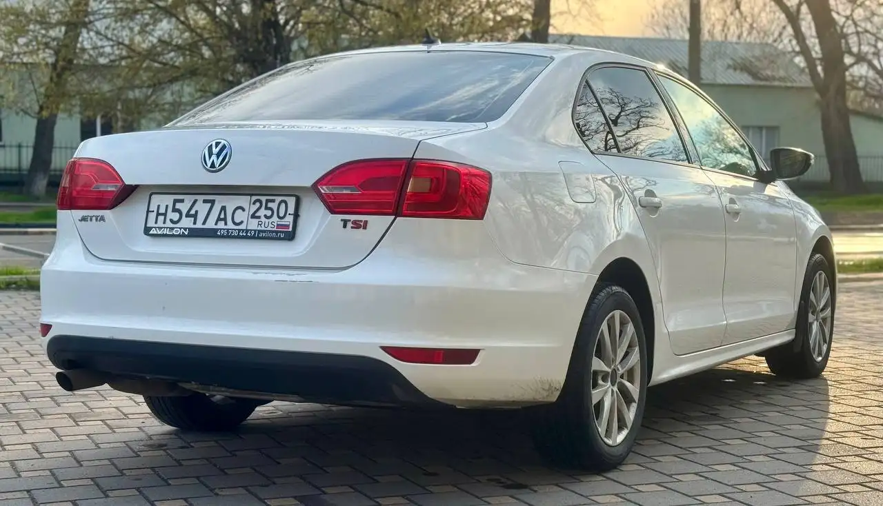 Volkswagen Jetta 2012 года - Легковые автомобили (Авто) в Михайловка