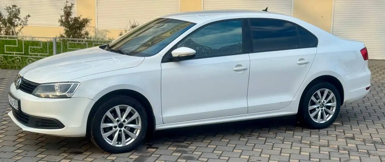 Volkswagen Jetta 2012 года - Легковые автомобили (Авто) в Михайловка