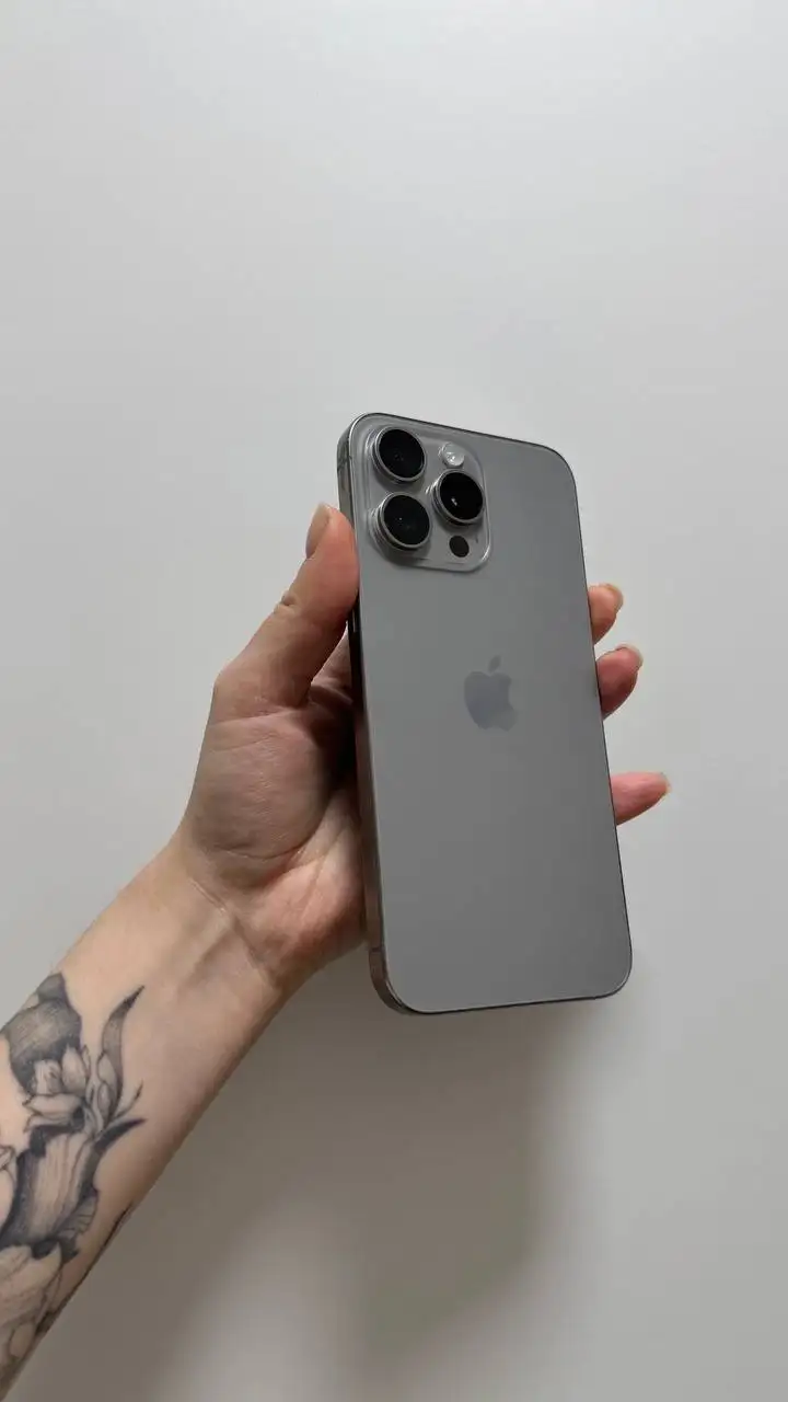 iPhone 15 Pro Max 256GB с заменённым дисплеем - Смартфоны и телефоны (Электроника) в Самара