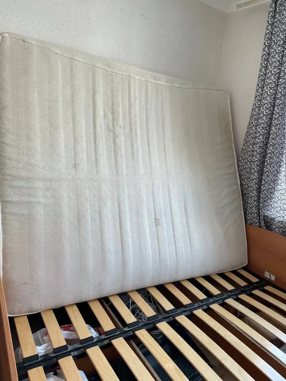 Продам кровать с матрасом 167*200 - Мебель (Барахолка) в Самара