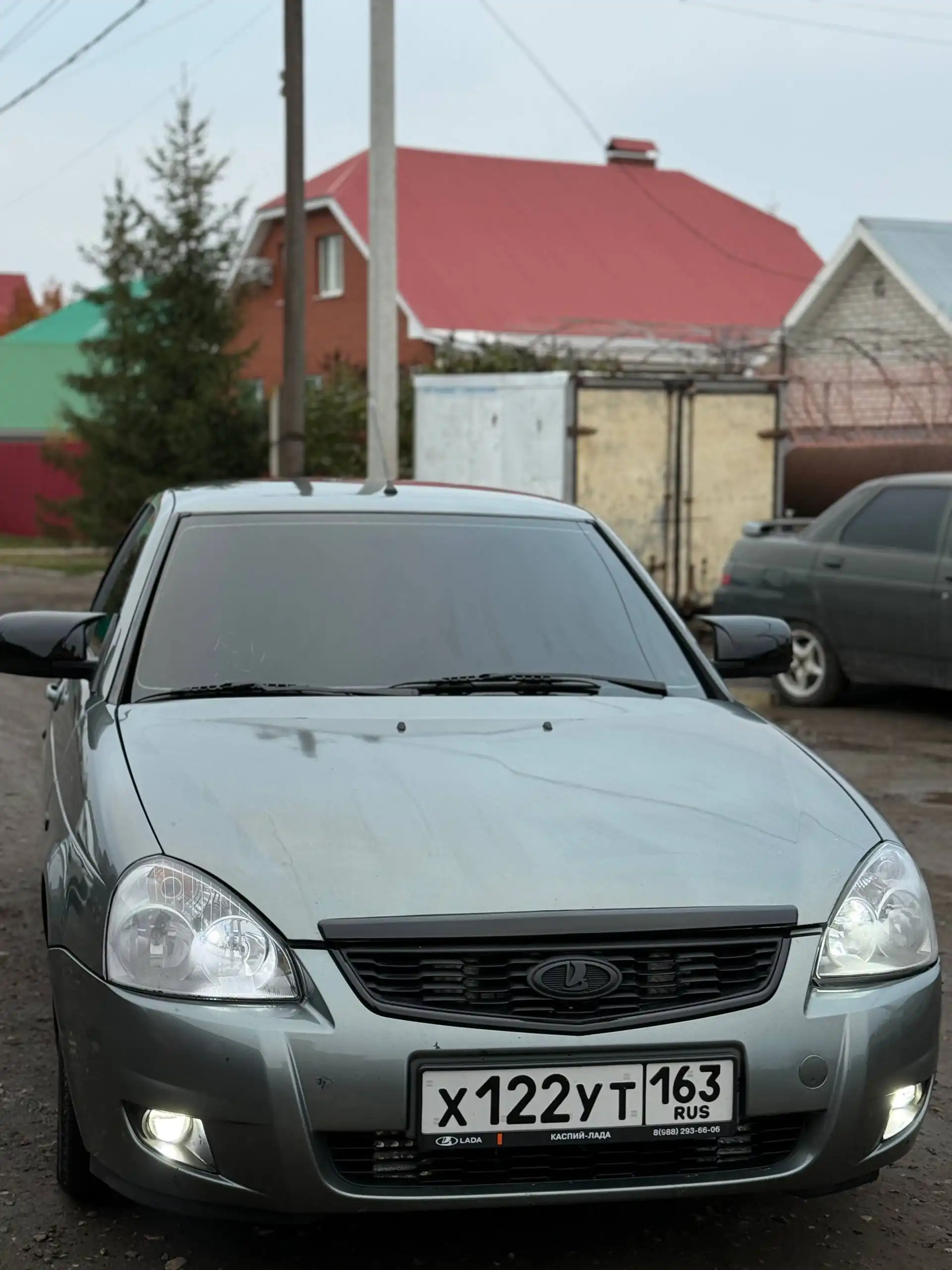 Продажа Лады Приоры 2011 года и Нивы 2010 года