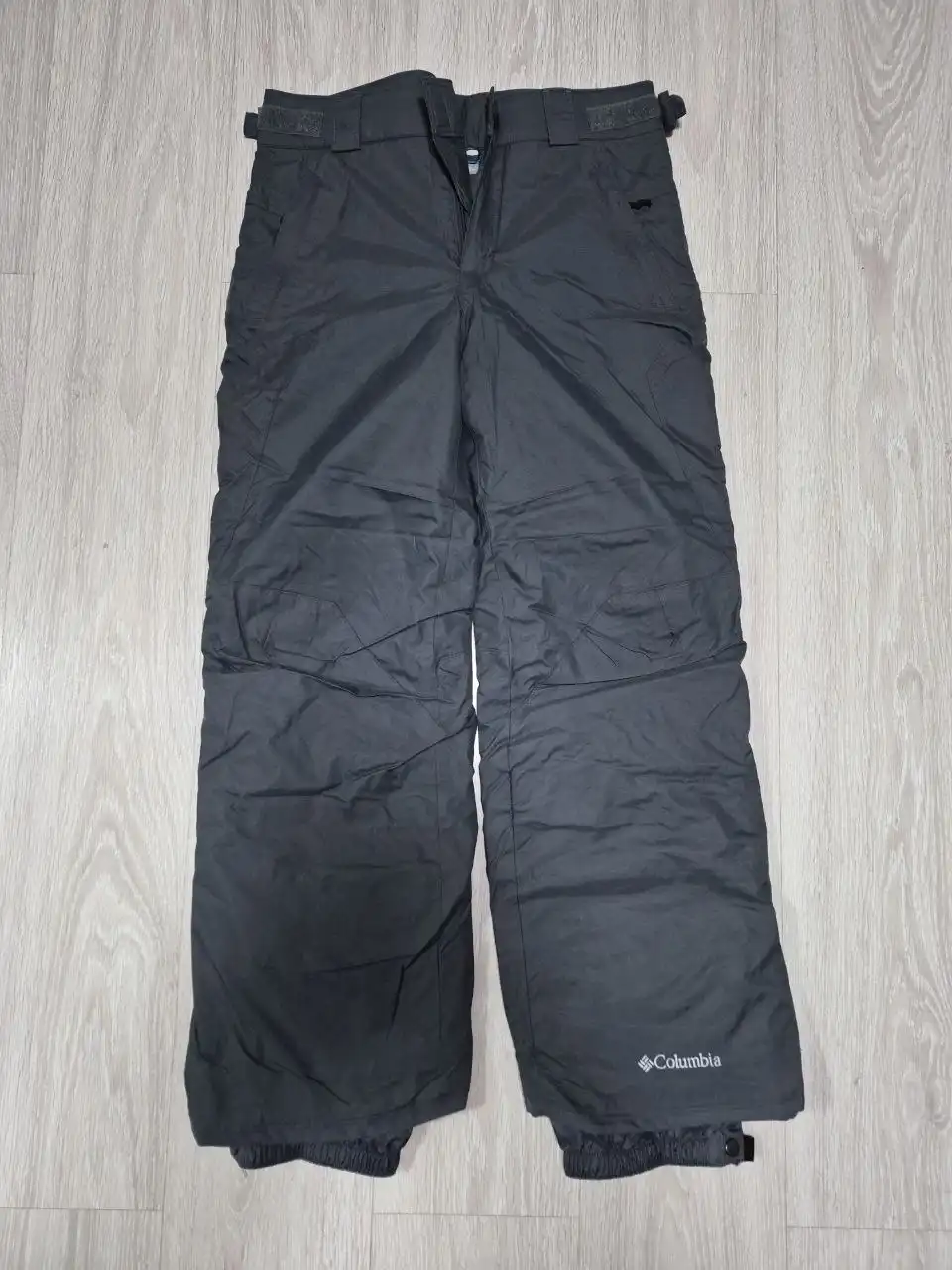 Продажа зимних мужских штанов Columbia серого цвета