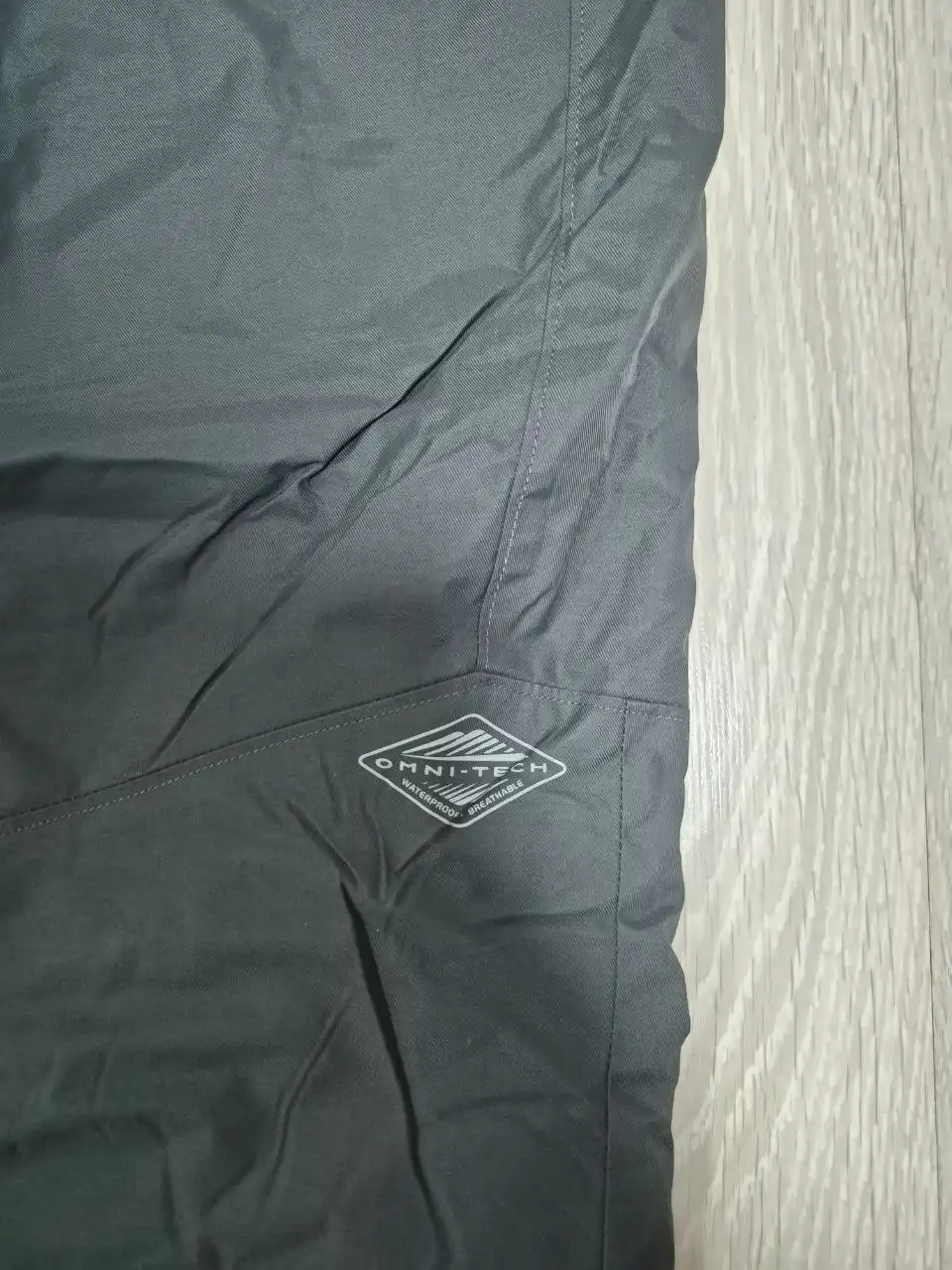 Продажа зимних мужских штанов Columbia серого цвета