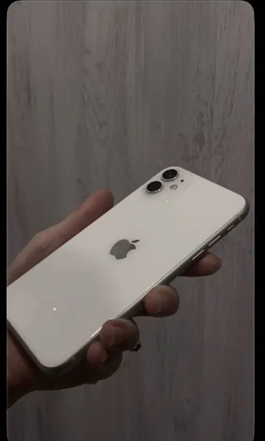 Продажа iPhone 11 в белом цвете с дефектами - Электроника в Самара