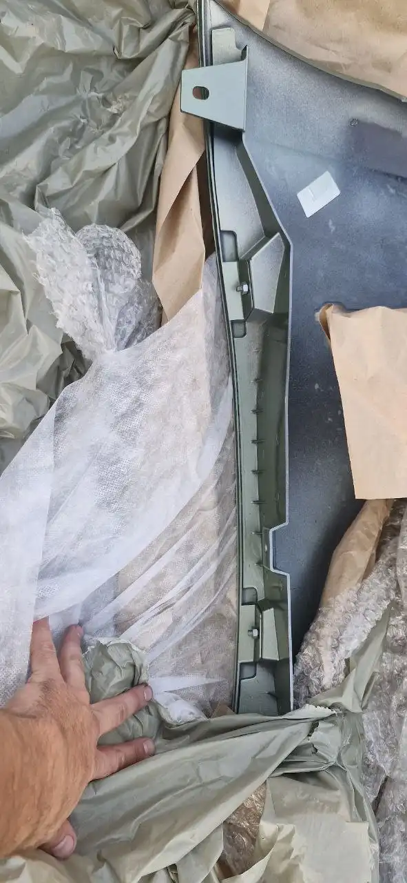 Продам пластиковые крылья на Калину 1