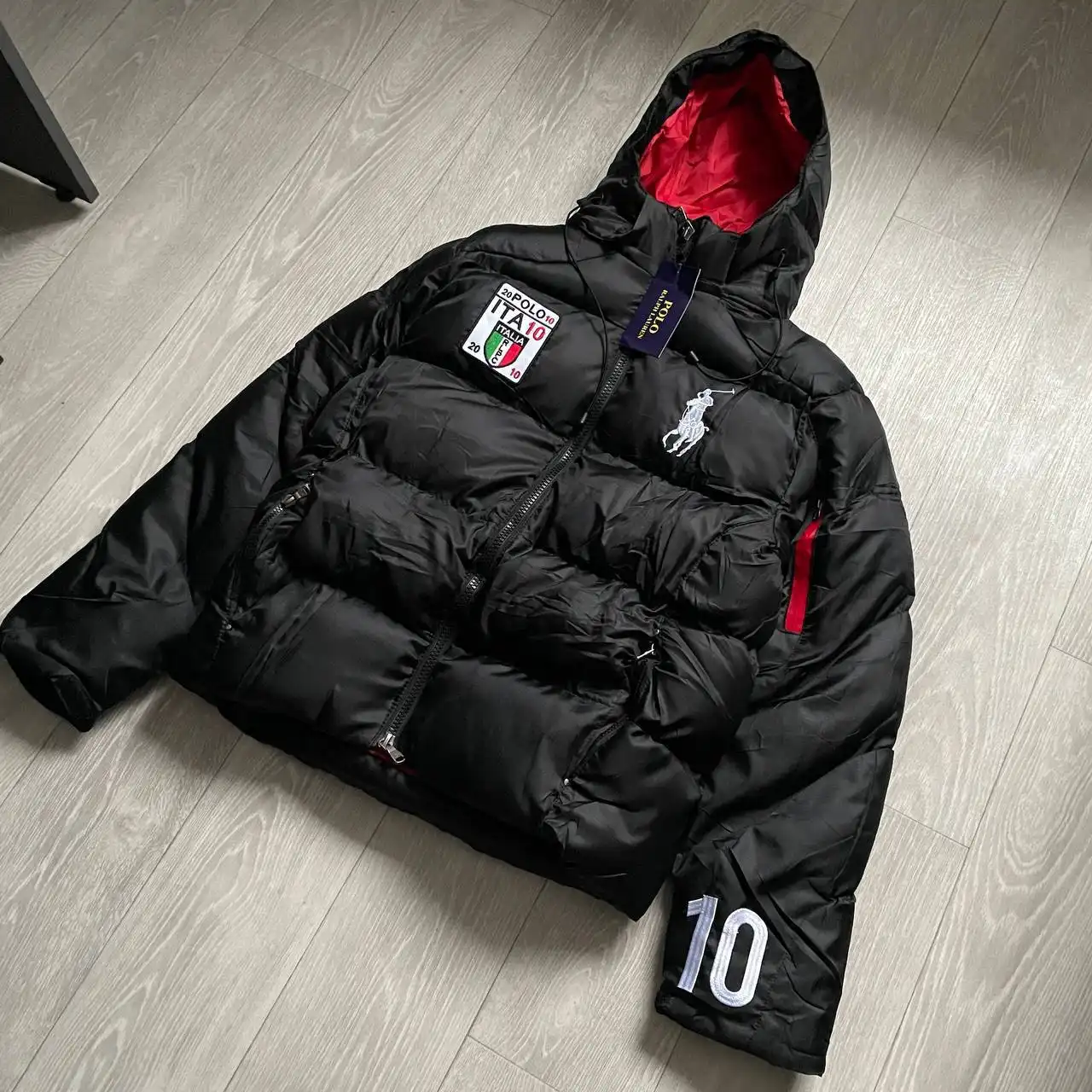 Распродажа пуховиков Polo Ralph Lauren, Supreme x Jordan, Canada Goose