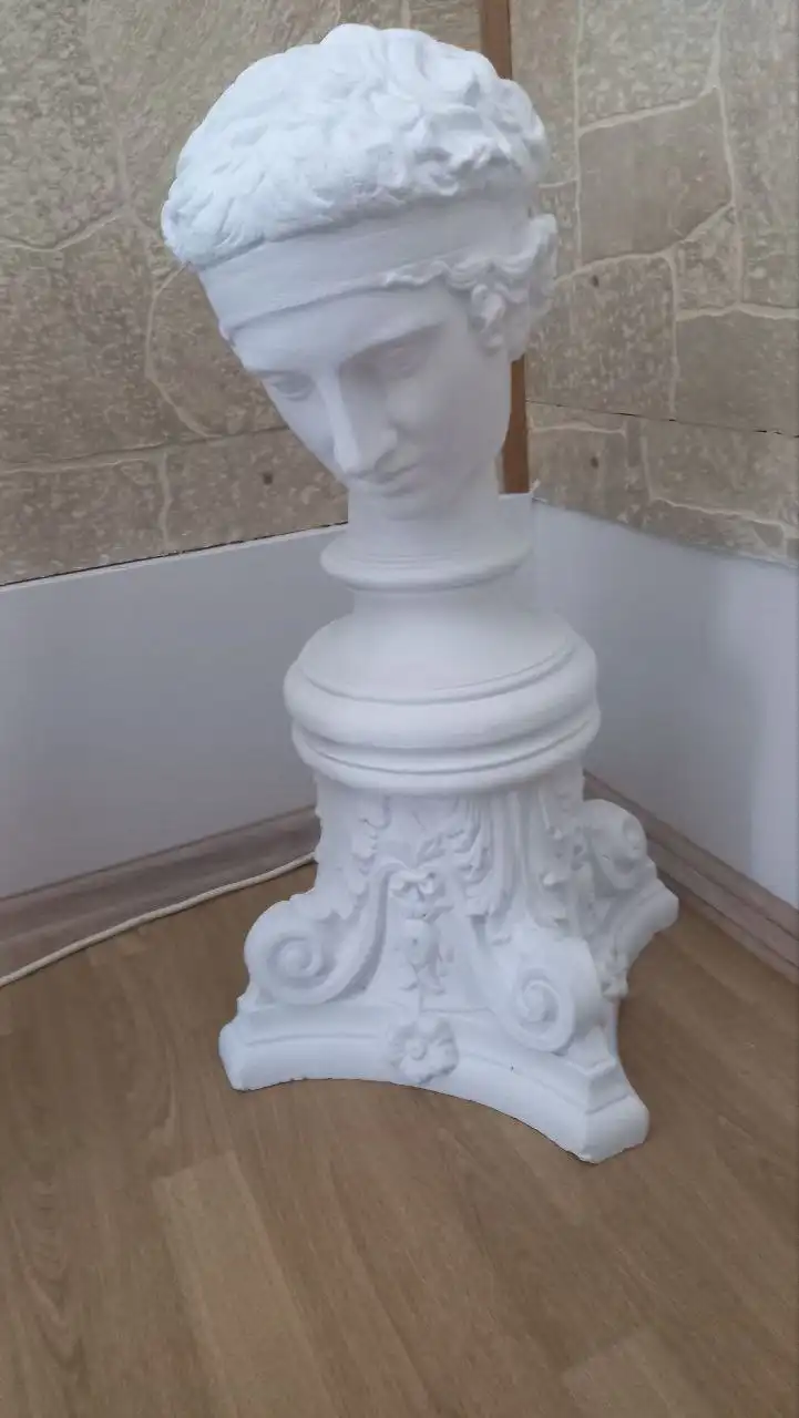 Продажа гипсовой головы Диадумена с подставкой