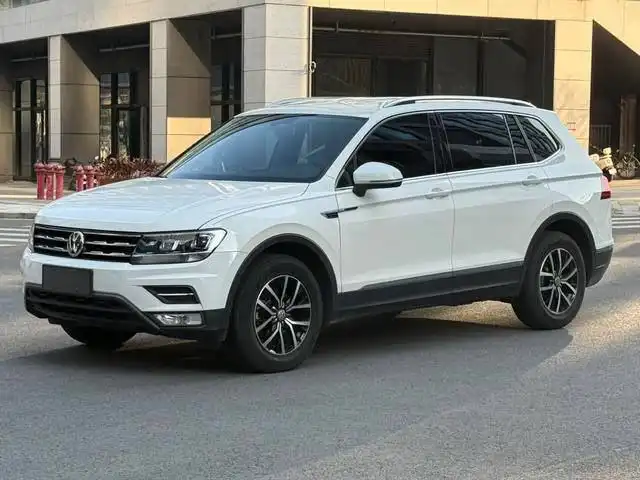 Volkswagen Tiguan 1.4 бензин 2019 г. в Самаре - Легковые автомобили (Авто) в Самара