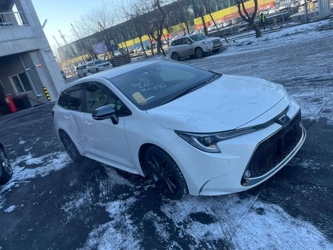 Автомобили с СВХ: Toyota Wish, Corolla, Honda Vezel - Авто в Krasnoyarsk