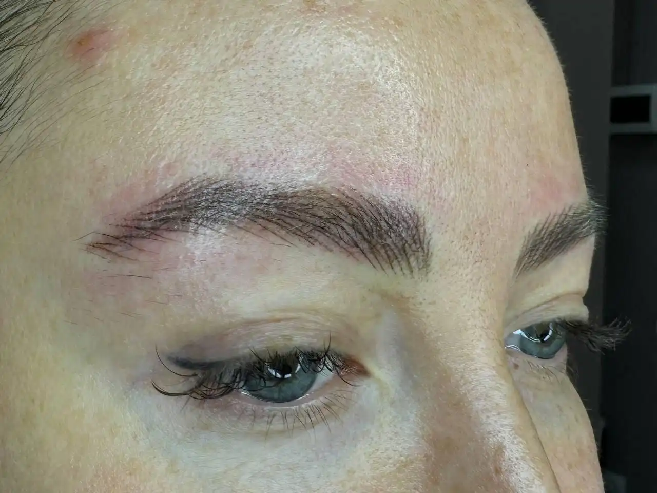 Гипереализм волоски - перманентный макияж