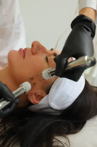 Аппаратная косметология: микротоки для деликатного омоложения - Красота и здоровье в Москва