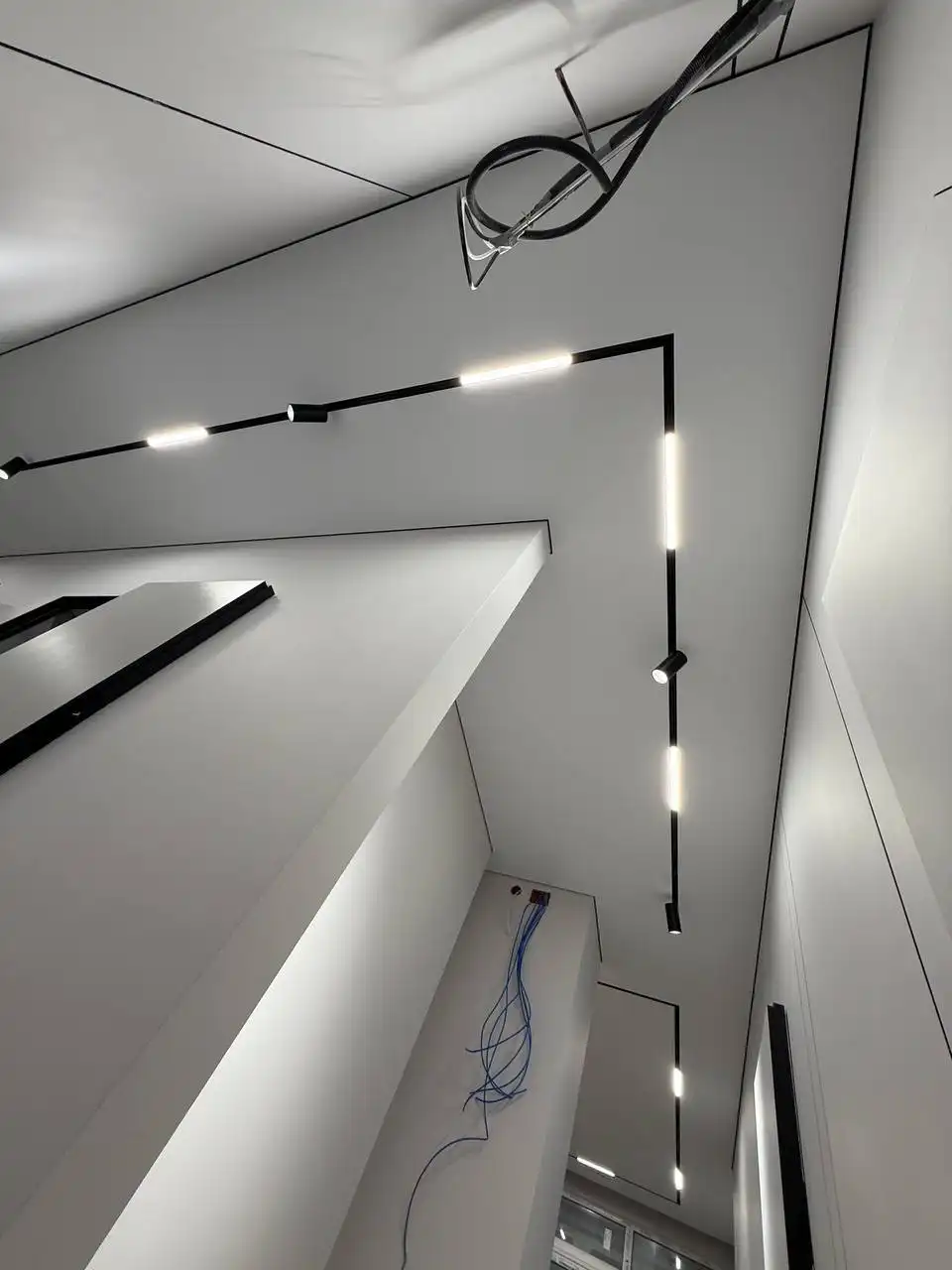 Установка натяжных потолков в Москве и МО