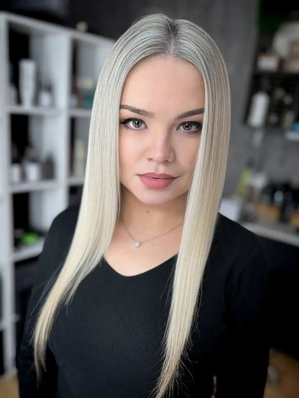 Услуги парикмахера-стилиста по окрашиванию и стрижке - Парикмахерские услуги (Услуги) в Москва