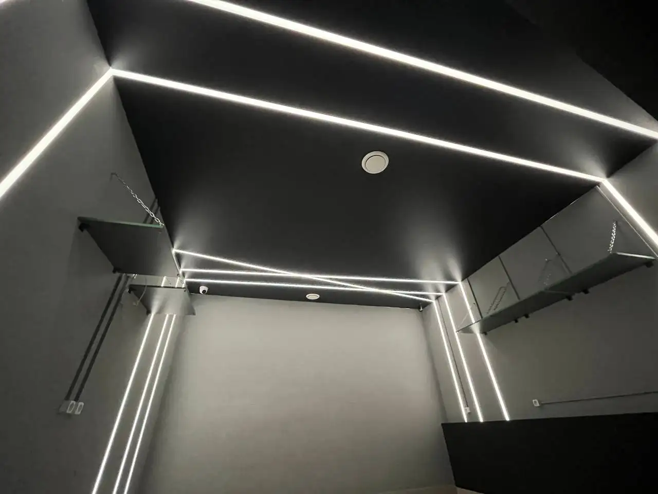 Услуги по установке натяжных потолков - Ремонт и отделка (Услуги) в Москва