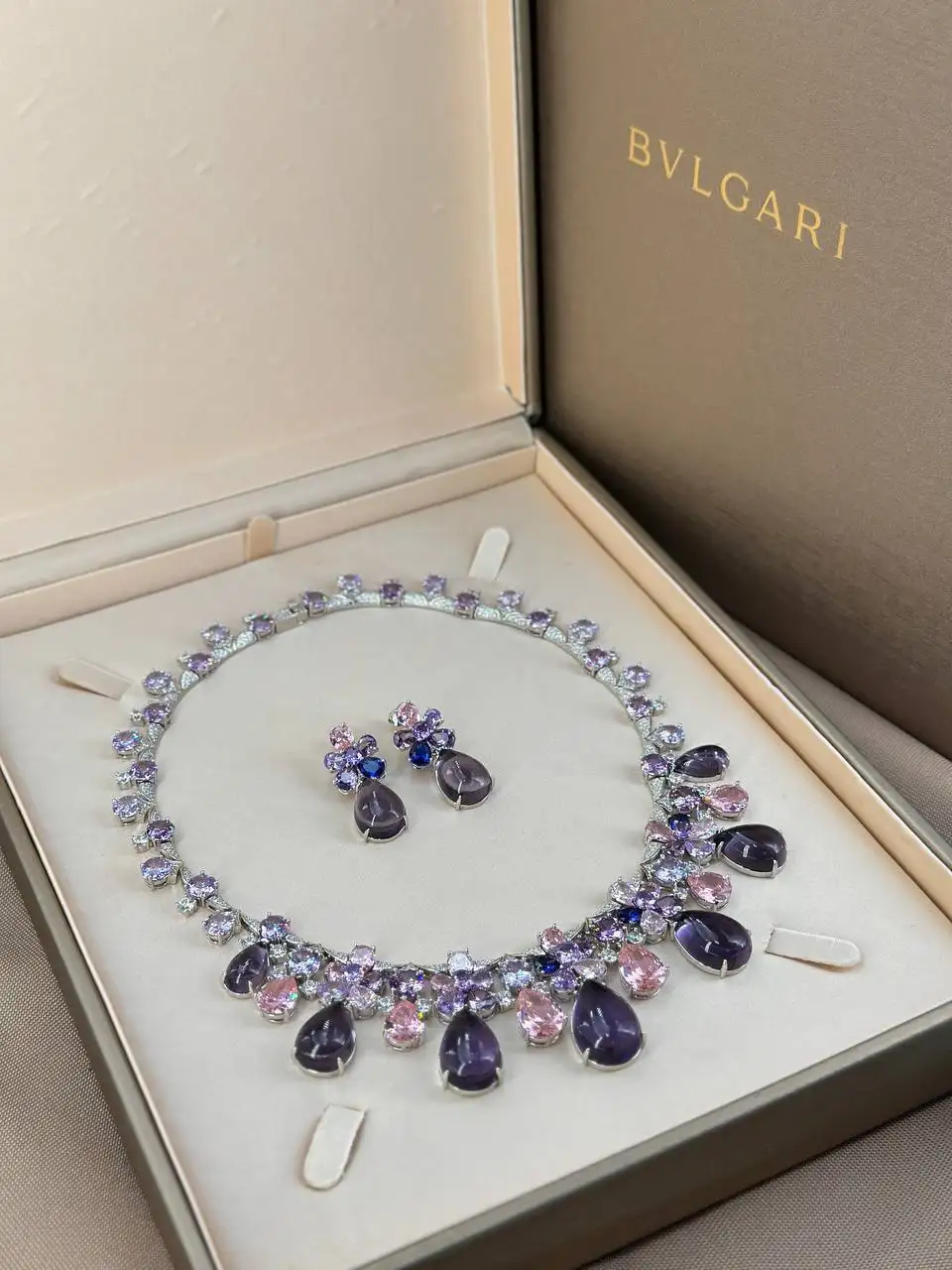 Скидка на украшения к 8 марта - Украшения (Одежда) в Москва