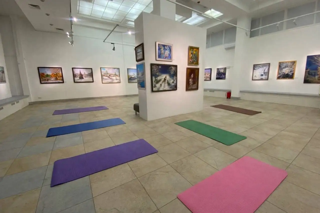 Вечерняя йога в пространстве искусства - Йога (Услуги) в Москва