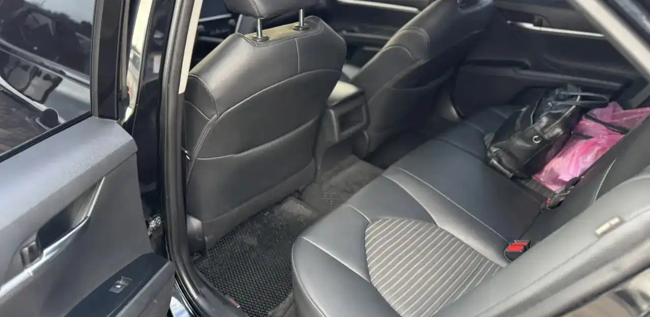 Чёрная Камри 2017 года