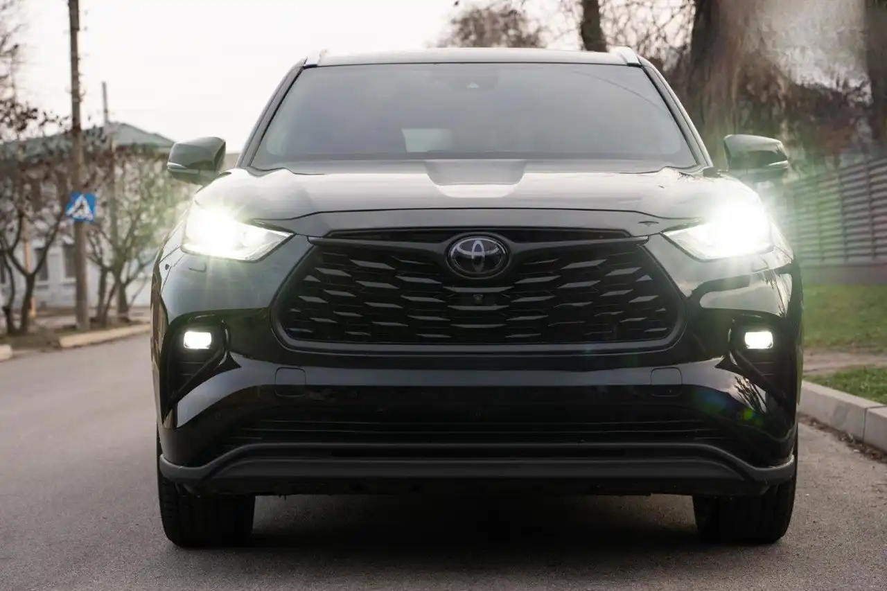 Продажа Toyota Highlander 2022 года - Легковые автомобили (Авто) в Махачкала