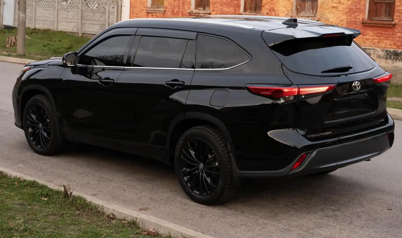 Продажа Toyota Highlander 2022 года - Легковые автомобили (Авто) в Махачкала