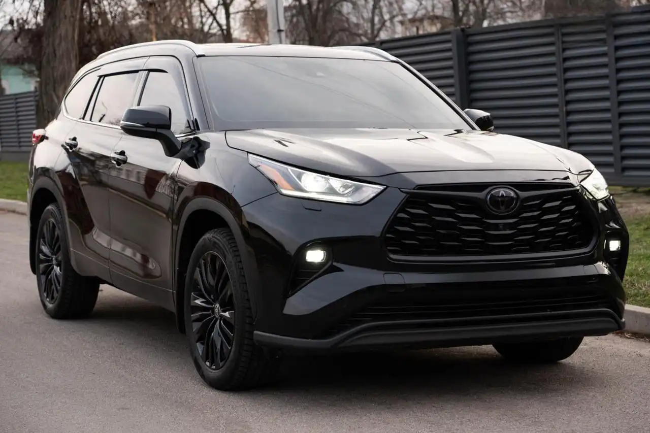 Toyota Highlander 2022 - Внедорожники (Авто) в Махачкала