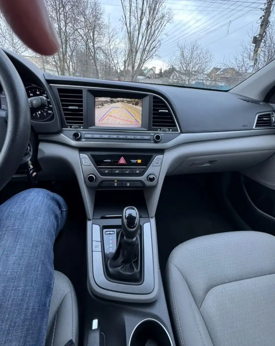 Продажа Hyundai Elantra 2017 - Легковые автомобили (Авто) в Махачкала