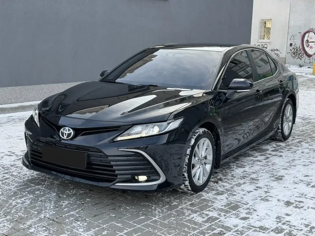 Продажа Toyota Camry 2021 года - Внедорожники в Махачкала