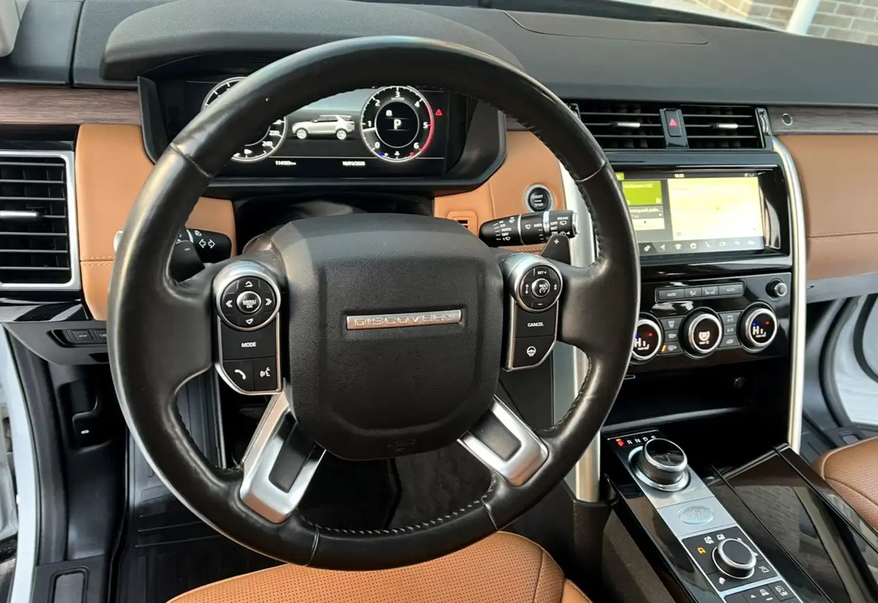 Land Rover Discovery 2018 года, 3.0 дизель, автомат, полный привод - Внедорожники (Авто) в Махачкала