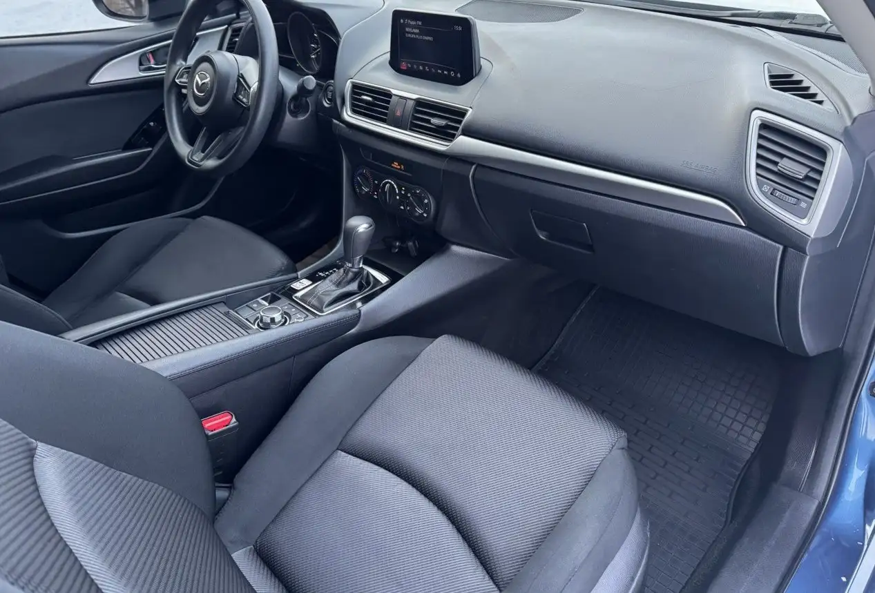 Mazda 3 2018 года Седан - Легковые автомобили (Авто) в Махачкала