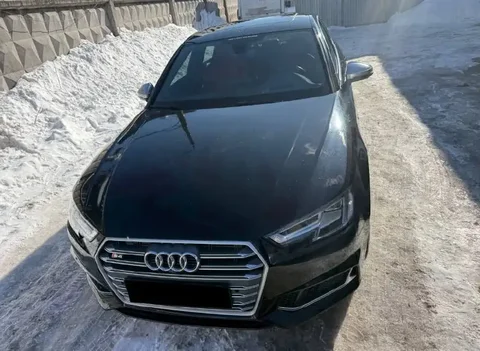 Продажа Audi S4 2017 года - Шины и диски в Махачкала