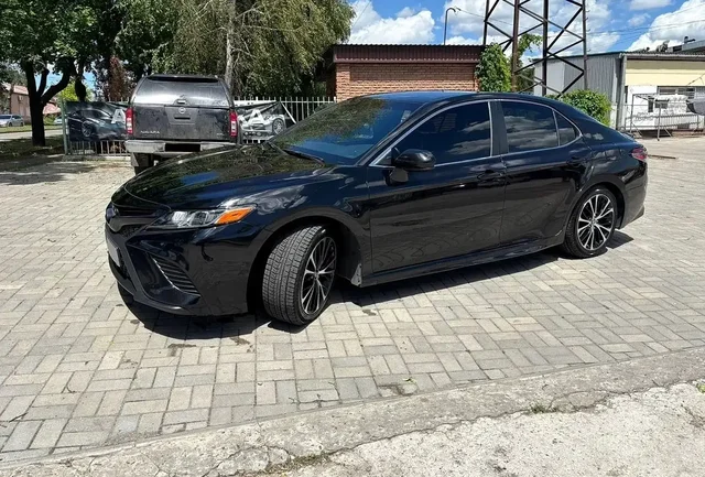 Toyota Camry XV70 2018 - Шины и диски в Махачкала