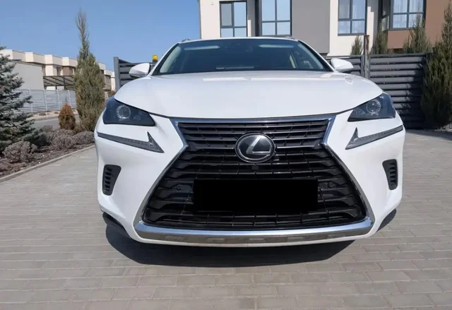 Lexus NX 300 2018 - Авто в Махачкала